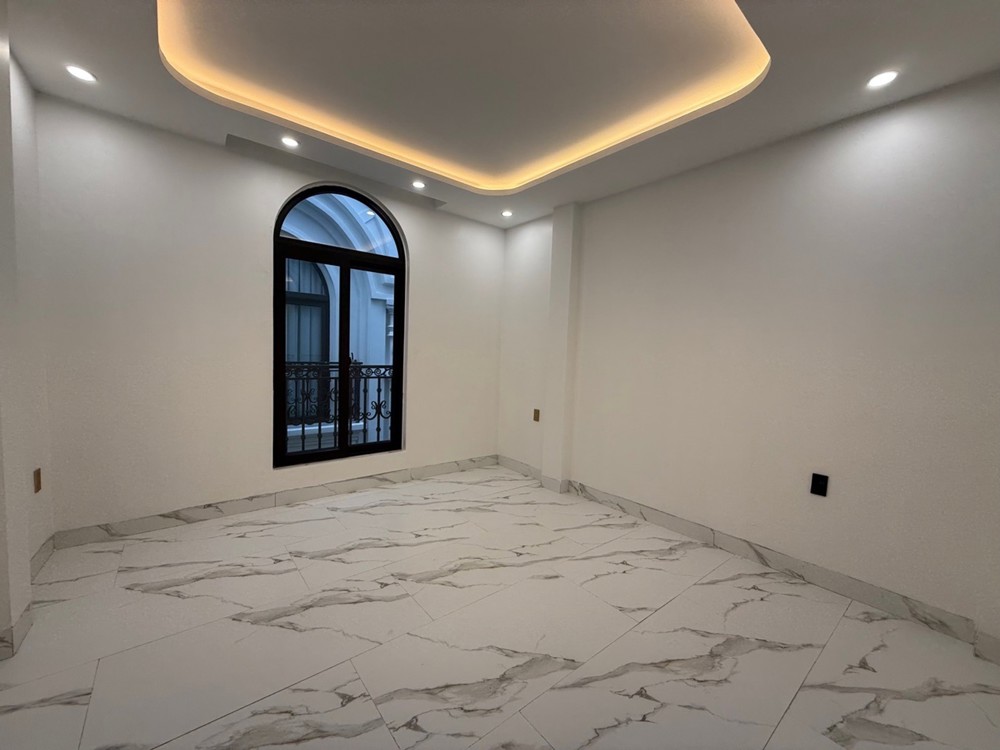 Bán Nhà 5 Tầng Tân Cổ Điển - Chợ Hàng, Gần Aeon Mall