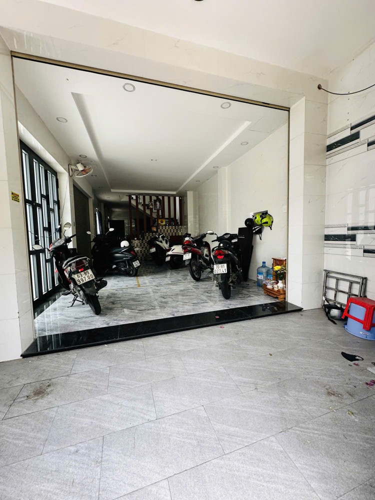 Bán Nhà Lô Góc Hẻm 8M Vườn Lài - Lũy Bán Bích, 4,3X18m, 3 Tầng - 5Pn, Hđt 35Tr, 8,95 Tỷ