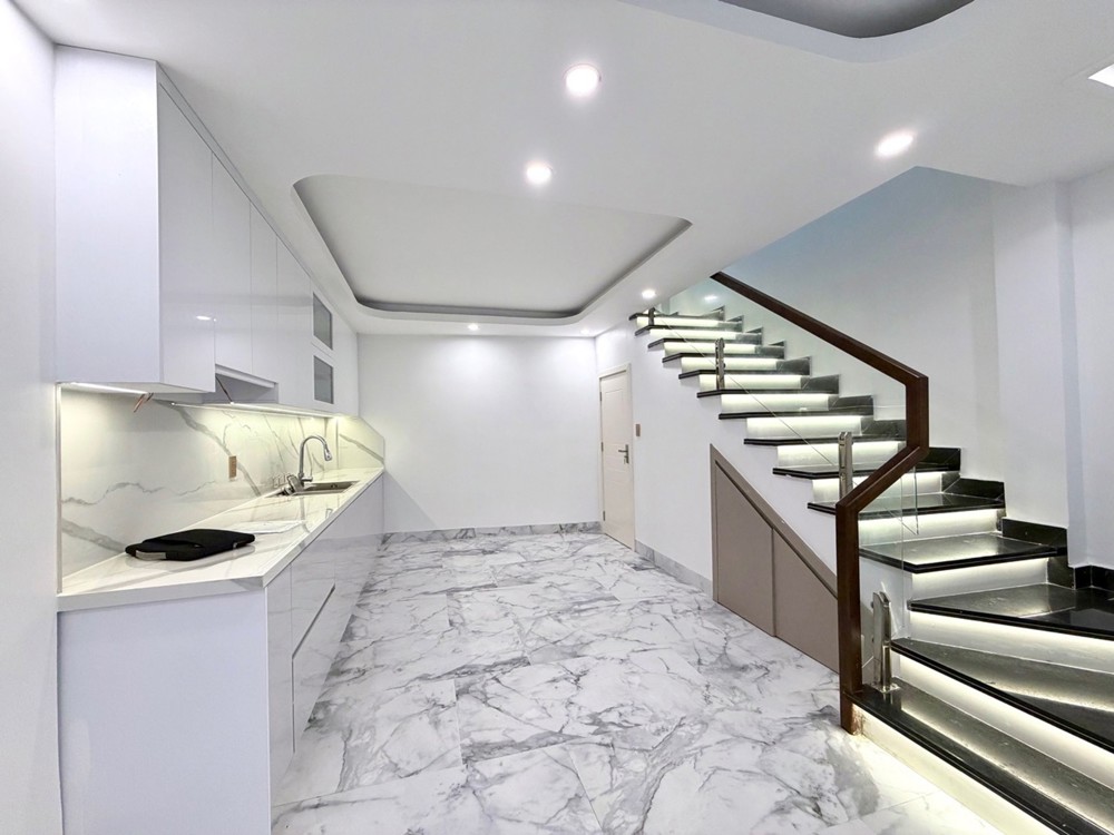 Nhà Xây Mới Hồ Sen - Chợ Hàng Ô Tô 7 Chỗ Tận Cửa