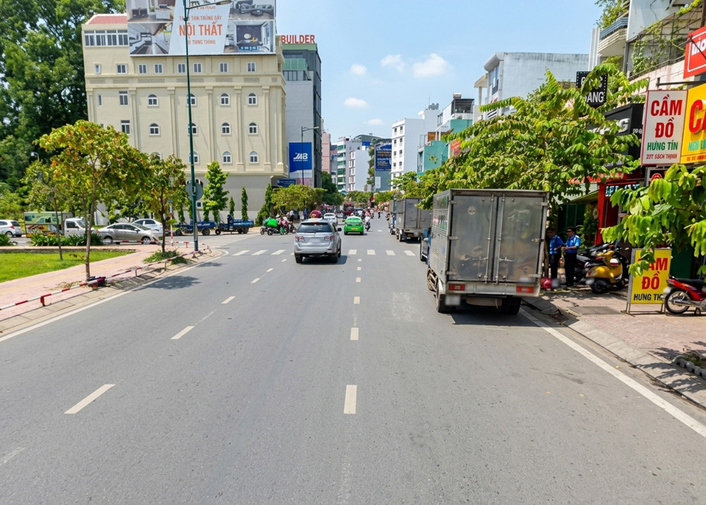 [D2813*] Mặt Tiền Kinh Doanh Gần Cv Gia Định - 18.X Tỷ