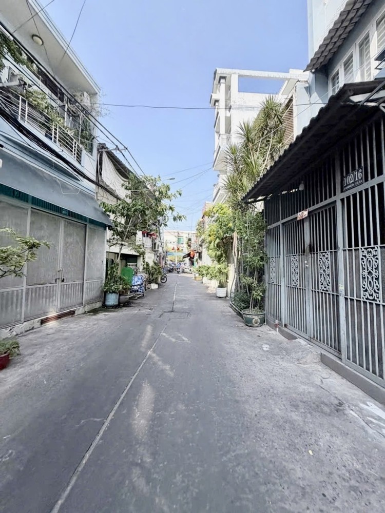 Bán Nhà 4 Tầng Gần Mặt Tiền Phạm Thế Hiển- P.4 Q.8 - 50M2- 4Pn -Nhỉnh 6 Tỷ - Lh 0784968131