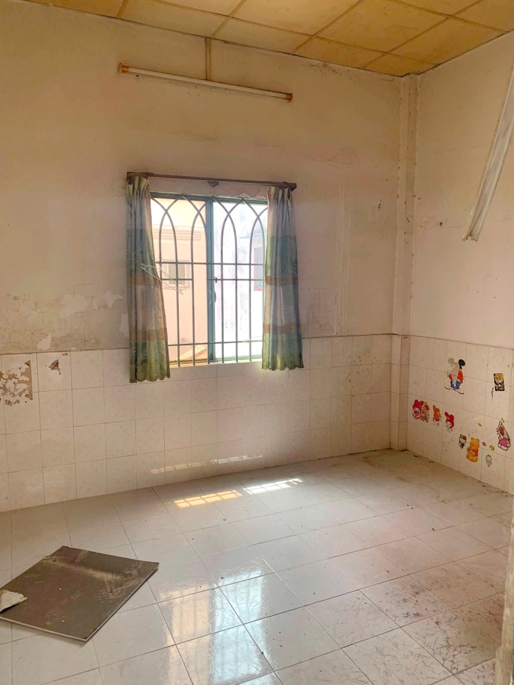 Mặt Tiền Trần Nguyên Hãn P13q8 (P.bình Đông)
