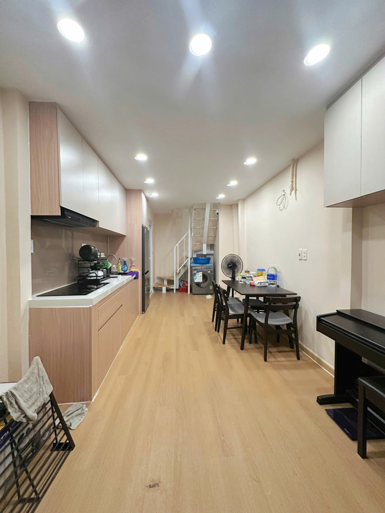 Bán Nhà Mới Cách Mặt Tiền Xe Tải Khánh Hội 50 M3 Tầng Có 4 Đ