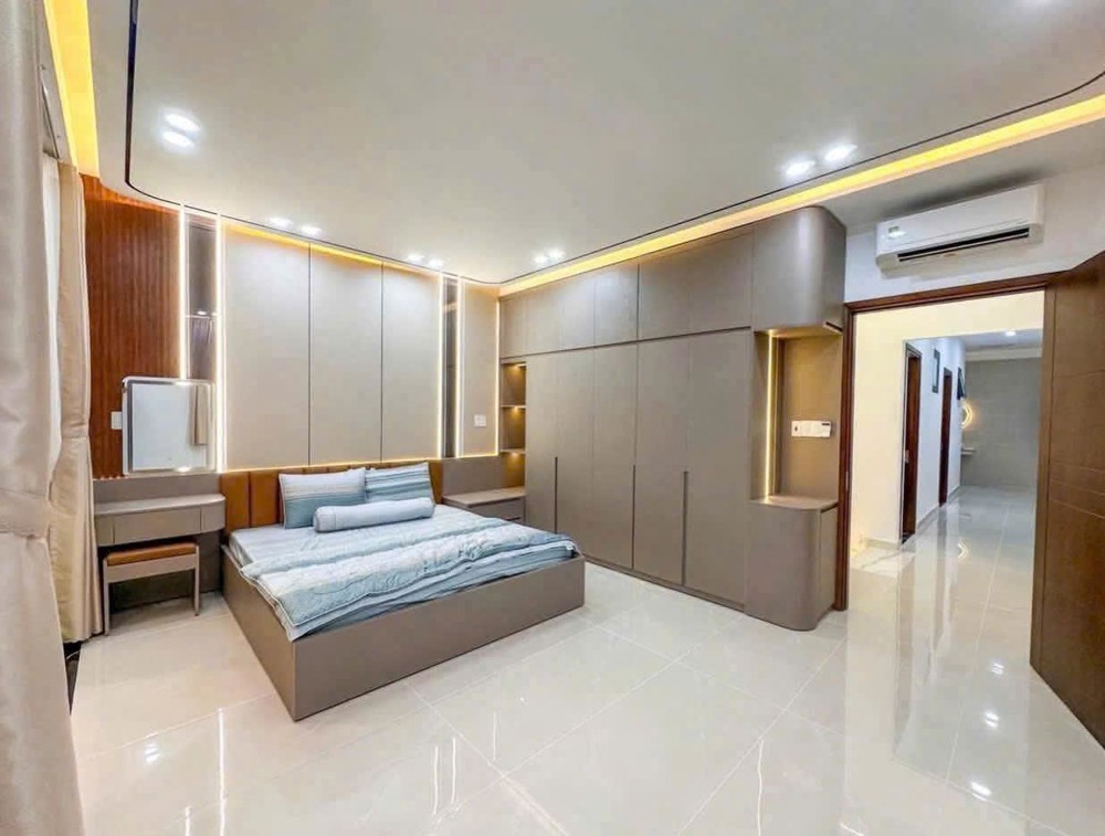 Nhà Góc 2 Mặt Tiền Thoáng Mát, 110M, Chỉ 6.5 Tỷ, Cạnh Phú Mỹ Hưng