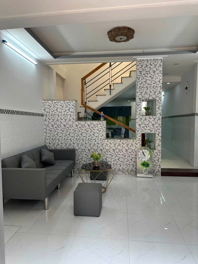 [H2826*] Nhà Đẹp Sát Ubnd Phường Quang Trung Gò Vấp - 5.X Tỷ