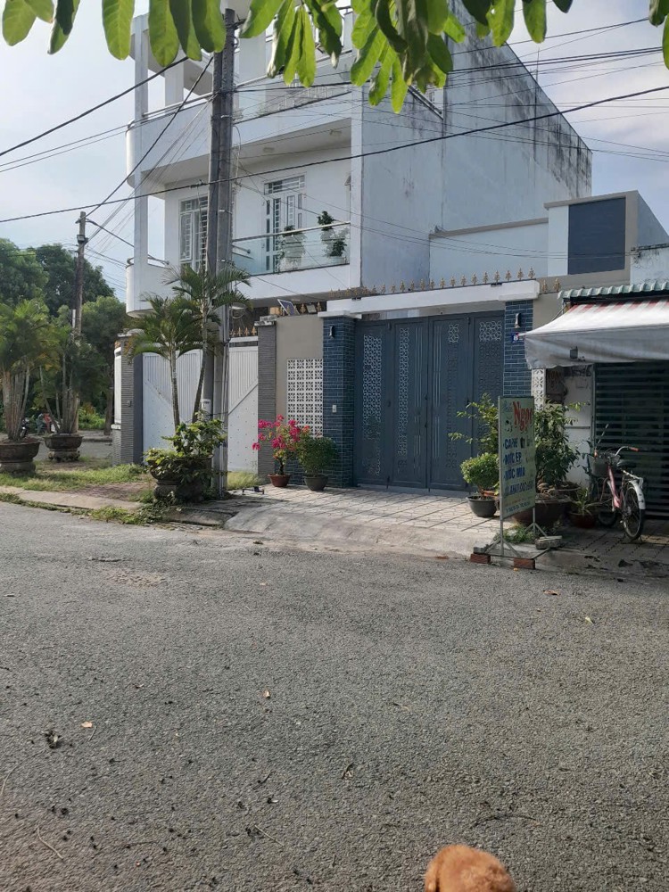 Chính Chủ Bán Nhanh Căn Nhà Đẹp Vị Trí Đắc Địa Chỉ 2,65 Tỷ Ở Và Buôn Bán Tốt Tại Kdc Hoàng Long 