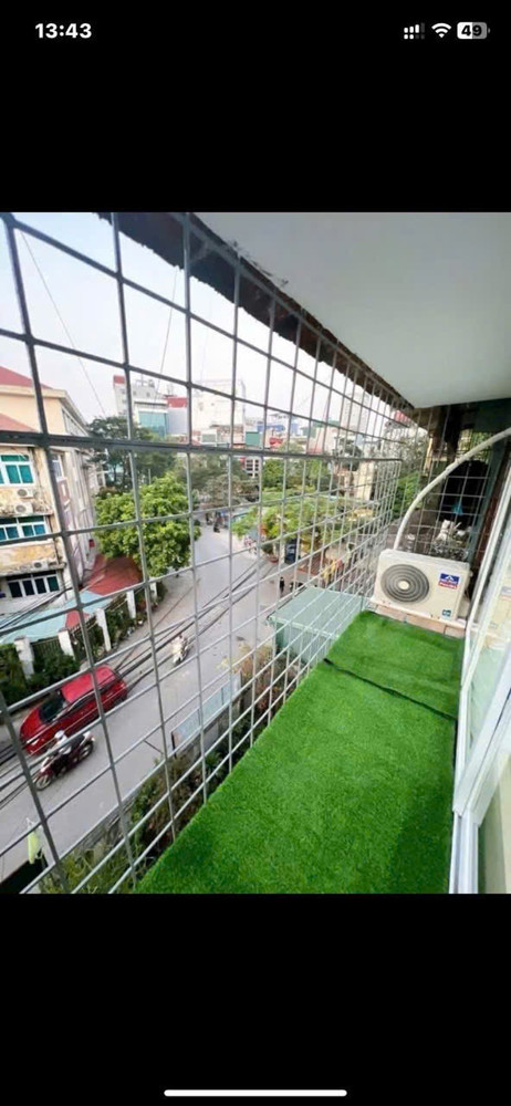 Tập Thể Ngân Hàng Chùa Bộc . Còn Mới 70% . Không Nằm Trong Việc Qh. Giá 3.3 Tỷ Sở Hữu Tầng 3 . Sổ