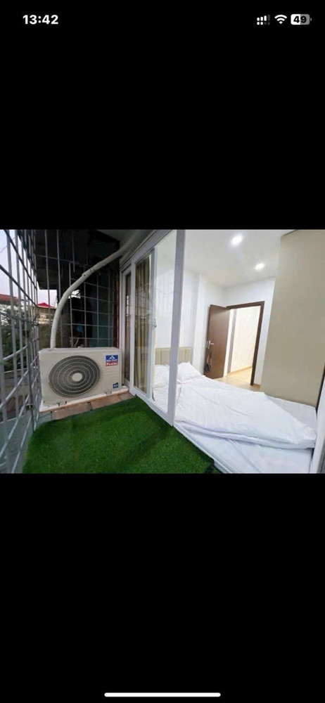 Tập Thể Ngân Hàng Chùa Bộc . Còn Mới 70% . Không Nằm Trong Việc Qh. Giá 3.3 Tỷ Sở Hữu Tầng 3 . Sổ