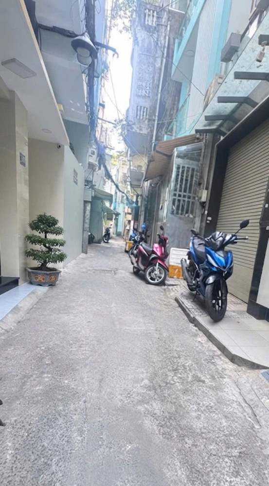 Sát Bệnh Viện Hòa Hảo Q10 - Hẻm Thông Thương - 4 Tầng 5Pn Mới Đẹp - 41M²