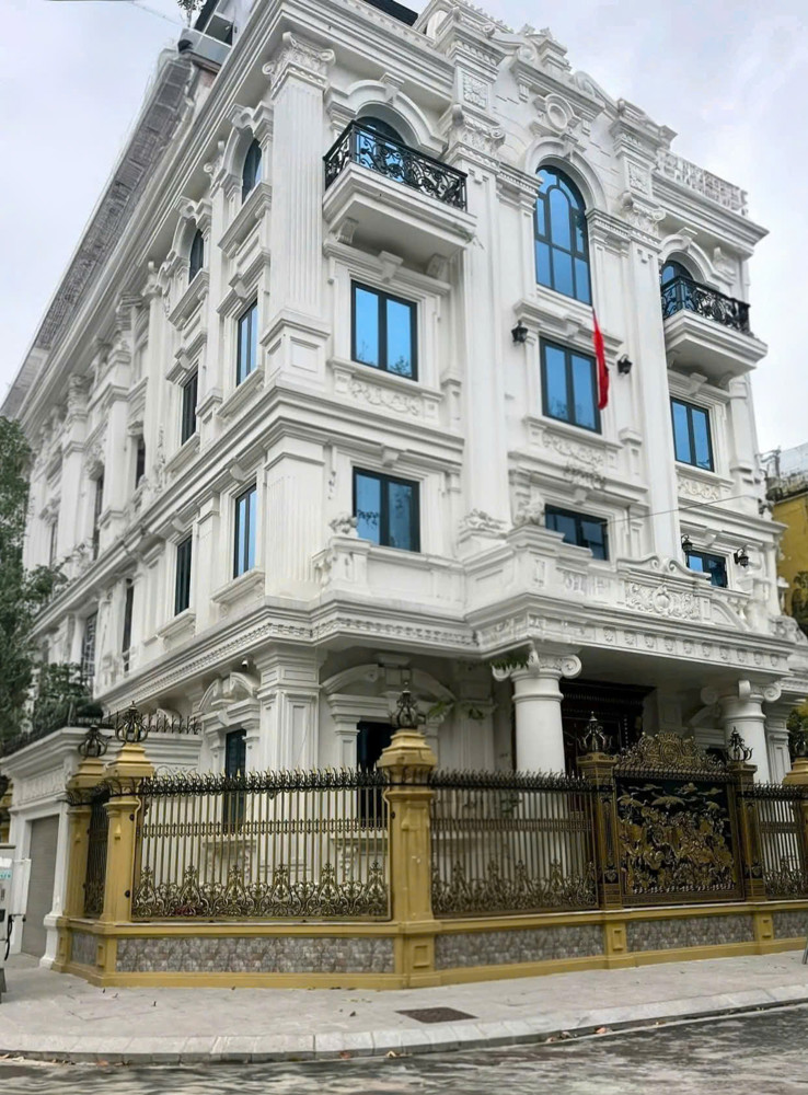 Cho Thuê Nhà, Chùa Láng, Nguyễn Chí Thanh, Thang Máy, 325M2x 4T -61 Tr