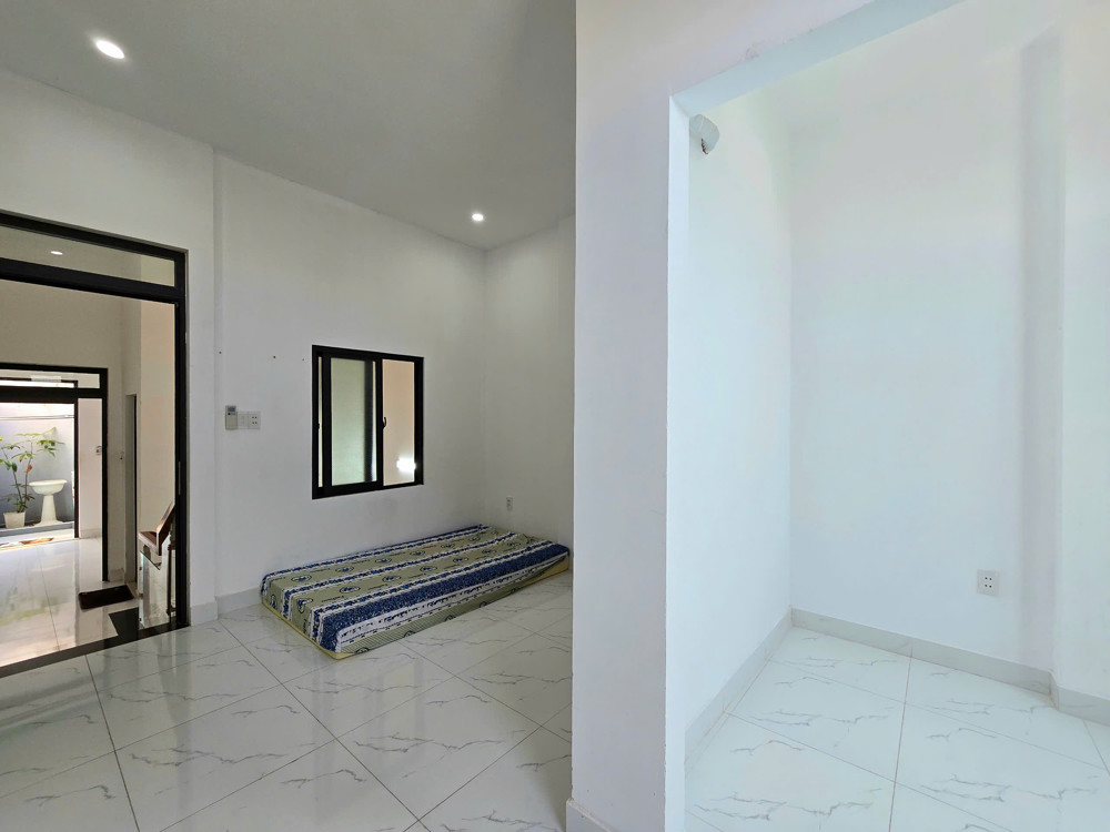 Bán Nhà 2 Tầng Kiệt Trần Cao Vân - Đi Bộ Tắm Biển