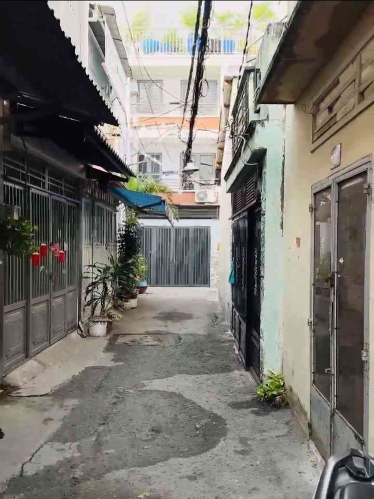 D2837* Nhà Trọ 4P Ngang 6M Sát Ubnd Phường, 5.X Tỷ