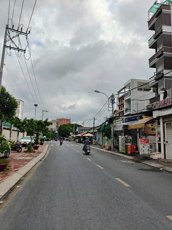 Hot! Đất Mặt Tiền Quận 12 – Giá Rẻ Như Hẻm, Cơ Hội Hiếm Khó Tìm!