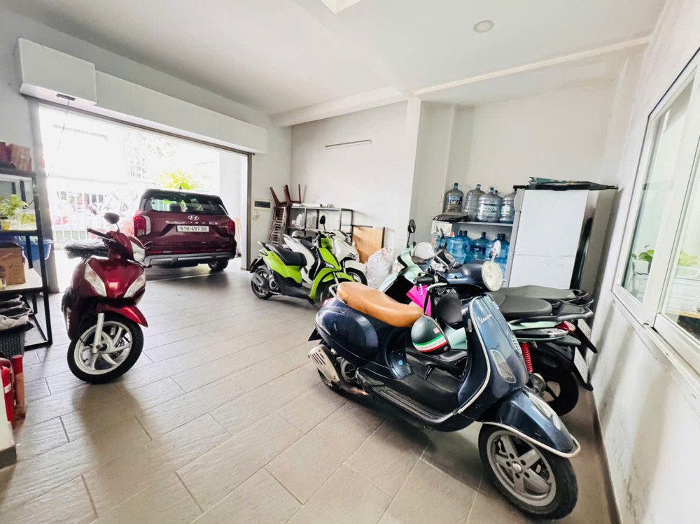 Quận Phú Nhuận: Hiếm Ngang Lớn 12,4M*15,5M- Bán Nhà 3 Tầng Mặt Tiền Kinh Doanh Đào Duy Anh, P.đức