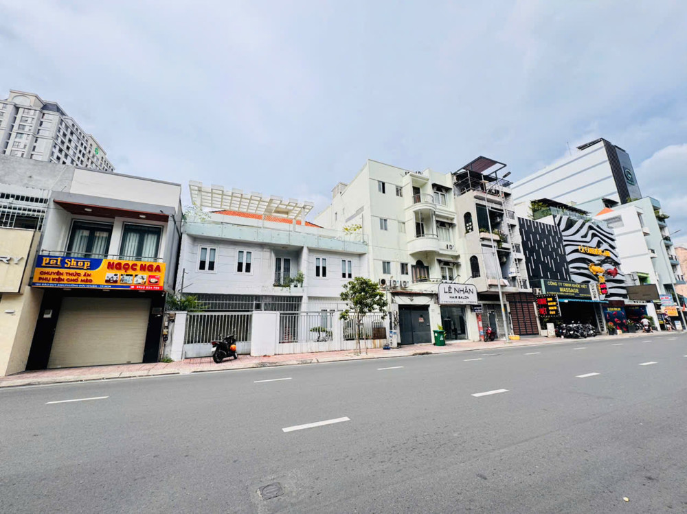 Quận Phú Nhuận: Hiếm Ngang Lớn 12,4M*15,5M- Bán Nhà 3 Tầng Mặt Tiền Kinh Doanh Đào Duy Anh, P.đức
