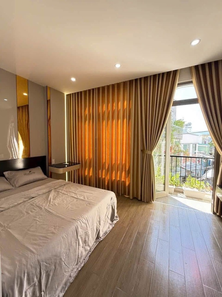 Bán Nhà Kiểu Vila Mini Mặt Tiền Trước Sau K112 Trần Cao Vân