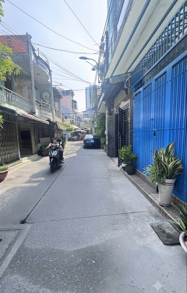 Trung Tâm Q11 Lạc Long Quân, Kề Chợ - Hẻm Kinh Doanh 6M - 3 Tầng Mới Toanh - 44M²