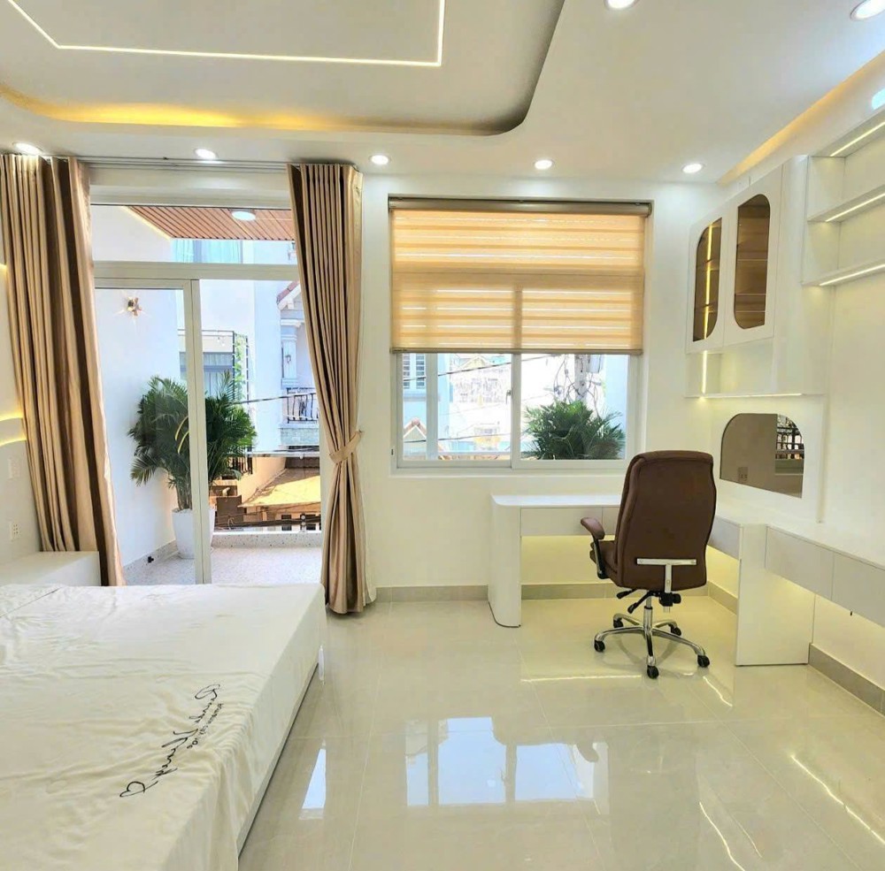 Nhà Hẻm Xe Hơi Gần Vincom, Xe Hơi Đậu Trong Nhà, 5X12m, Hơn 9.5 Tỷ