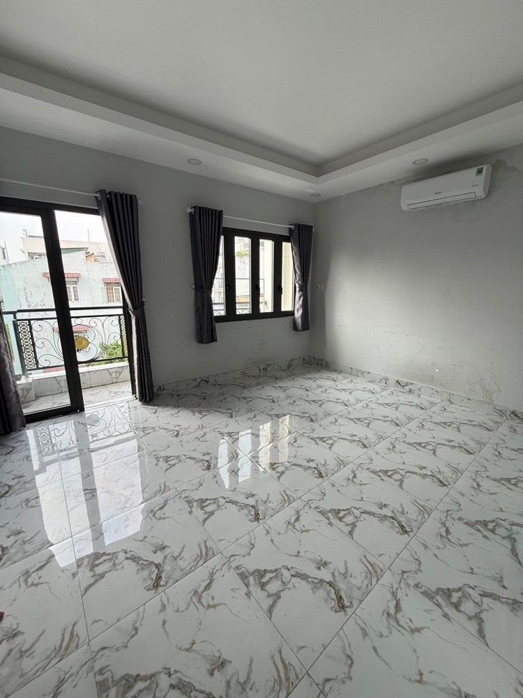 O2848 Ô Tô Ngủ Trong Nhà Gần Cityland Gò Vấp, 8.X Tỷ