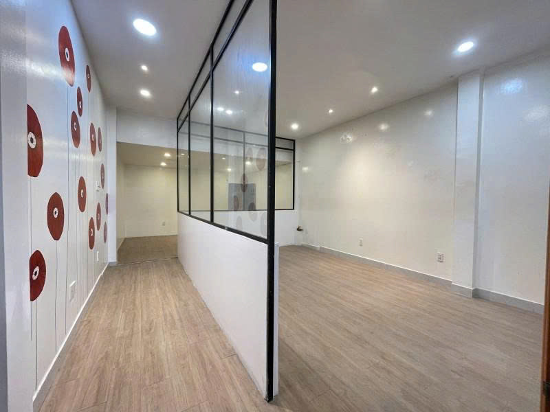 Bán Nhà Nhà Mặt Tiền Nguyễn Đình Chính - Giao Nguyễn Văn Trỗi, 5X22m, 2 Tầng, 23,8 Tỷ