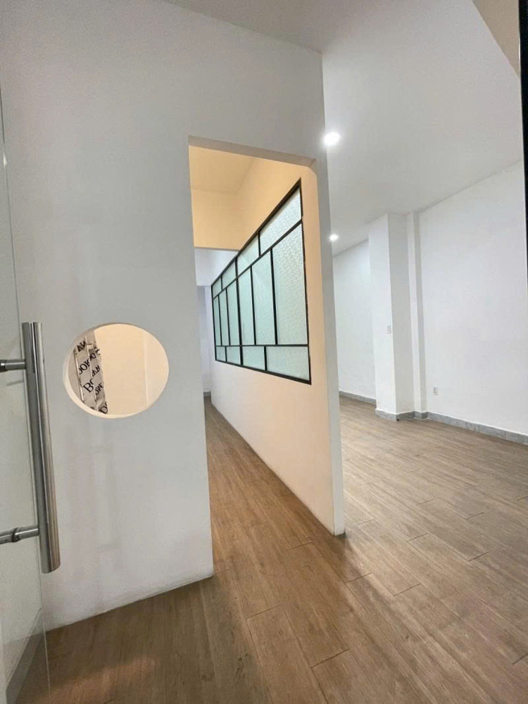Bán Nhà Nhà Mặt Tiền Nguyễn Đình Chính - Giao Nguyễn Văn Trỗi, 5X22m, 2 Tầng, 23,8 Tỷ