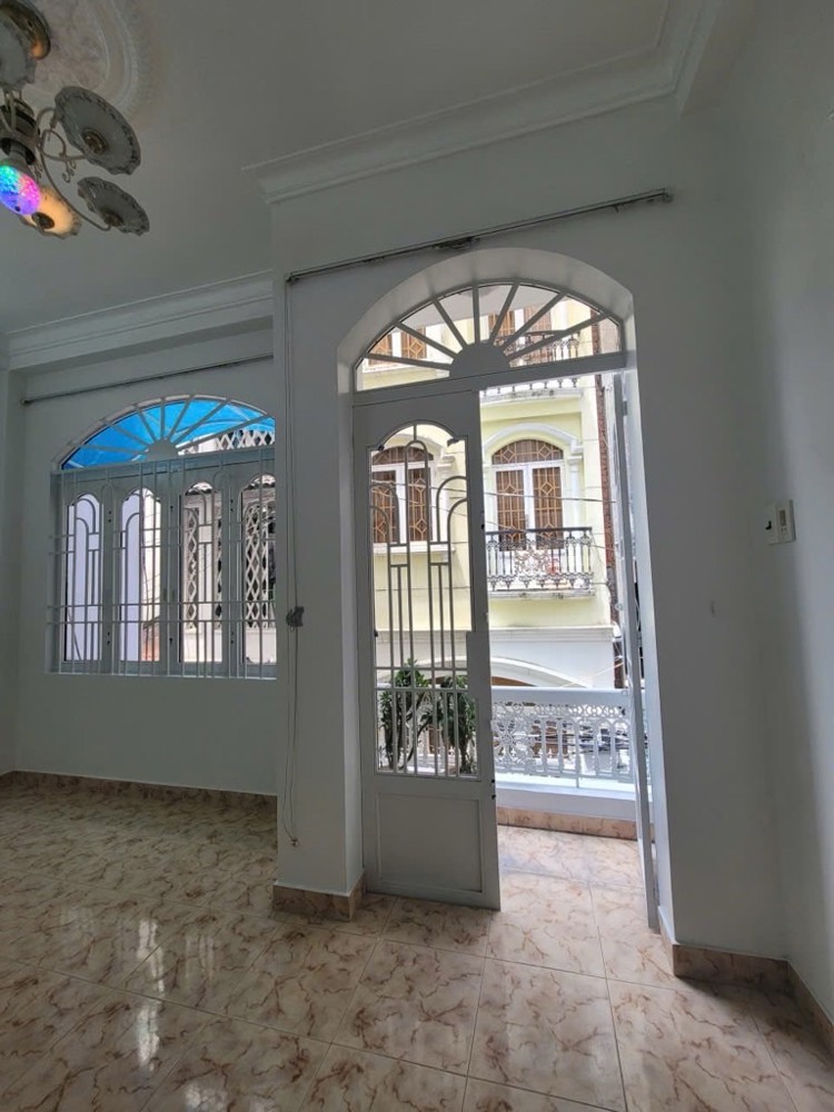Bán Nhà Trần Quang Diệu, Quận 3 - Hẻm 3M, Cách Mặt Tiền 20M. 36M2 5 Pn - 7 Tỷ 99