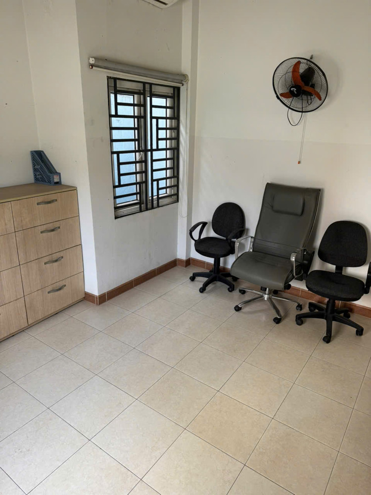 Cho Thuê Nhà Kinh Doanh 1 Trệt 3 Lầu, Sân Thượng, 5Pn- Mặt Tiền Đường Trần Thị Trọng, P. 15, Tân