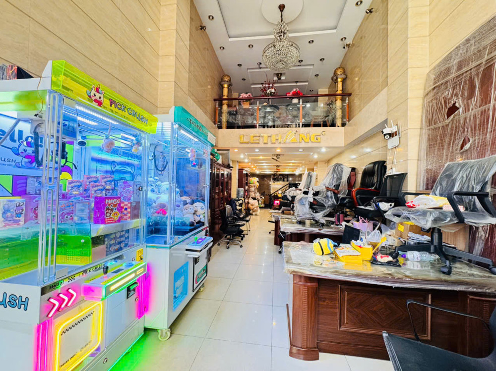 Quận 3: Chính Chủ Bán Tòa Nhà 7 Tầng Mặt Tiền Nguyễn Thị Minh Khai, P.bàn Cờ- 4M*20m- Ngay Góc Cách