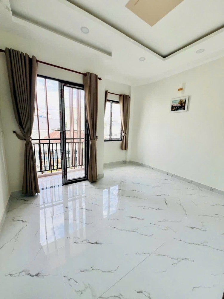 Bán Nhà Gần Hẻm Xe Hơi- Mai Hắc Đế Quận 8 - 4 X 11 - 3 Tầng - Nhỉnh 4 Tỷ- Lh 0784968131