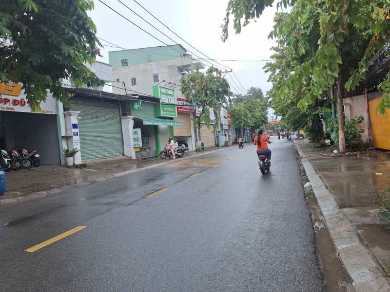 Bán Nhà 2 Tầng Mặt Tiền Đỉnh Tthc Dĩ An,Giá Đầu Tư,Sổ Hồng Riêng Thổ Cư