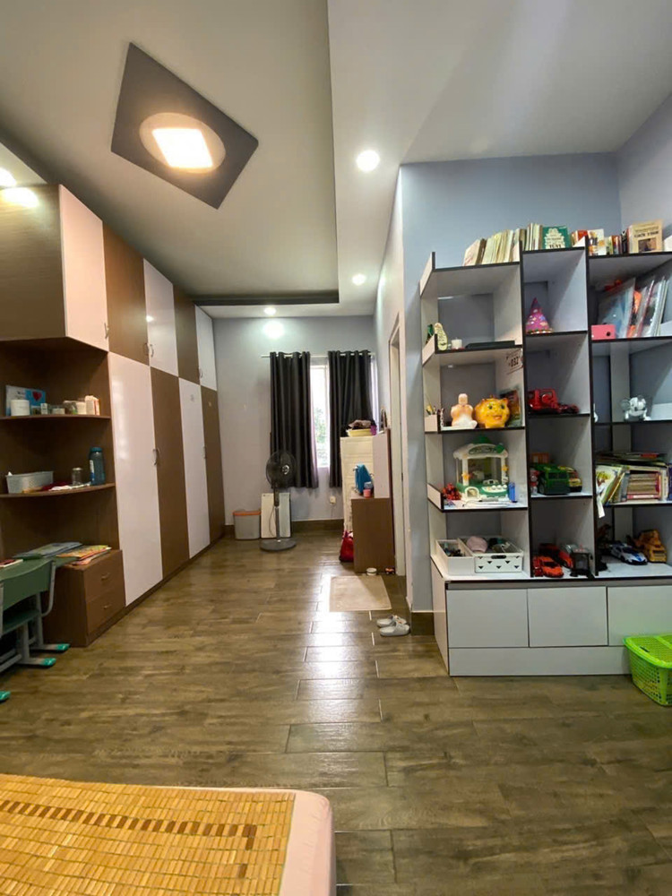 Bán Nhà Phú Nhuận - Nhà 3 Tầng, 78M², 4Pn – Sân Thượng Trước Sau – Giá 14 Tỷ