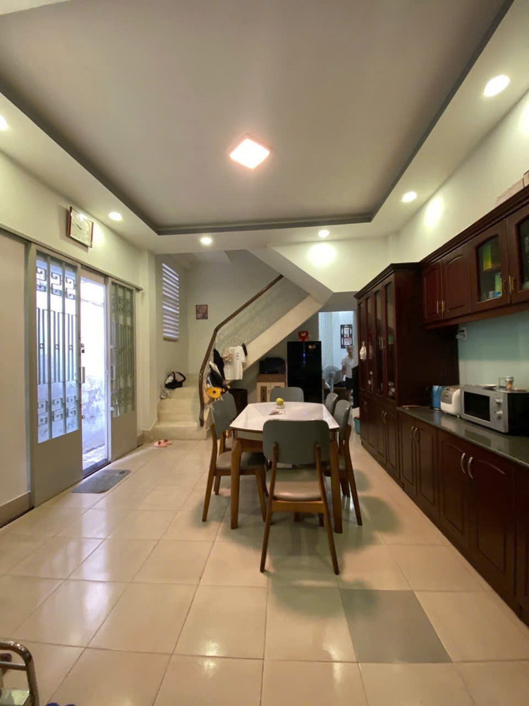 Bán Nhà Phú Nhuận - Nhà 3 Tầng, 78M², 4Pn – Sân Thượng Trước Sau – Giá 14 Tỷ