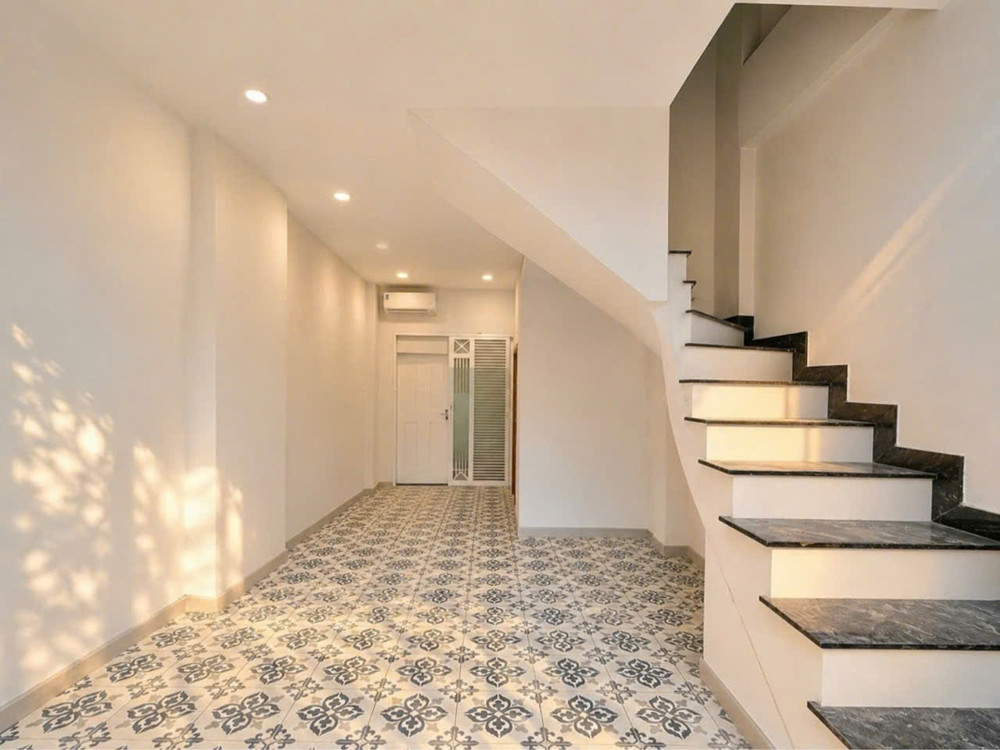 Mặt Tiền Huỳnh Văn Bánh – Ngay Trục Nguyễn Văn Trỗi 5 Tầng Thu Nhập Sẵn 36 Triệu/tháng Giá 11.1