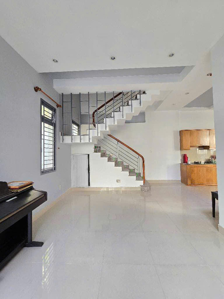 Chủ Đi Định Cư Cần Bán Gấp Nhà Hoàng Diệu – 46M², 4Pn, Dọn Vào Ở Ngay, Giá 9.5 Tỷ