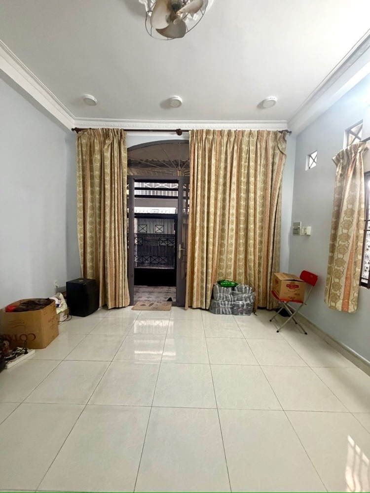 Bán Nhà 60M2 - Ngang 4M Nở Hậu 4.4M - 7Pn - Căn Góc Thoáng Gần Chợ Phạm Văn Hai