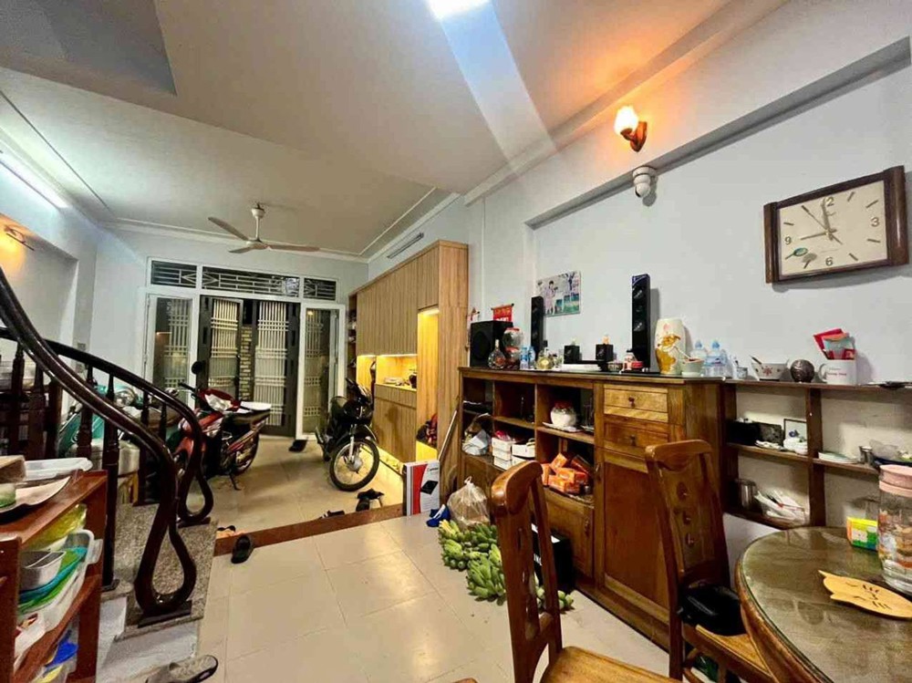 Bán Nhà Kim Giang, Hn, Dt 57M2, 5 Tầng, Giá Bán 12 Tỷ Mô Tả: Nhà Giao Thông Thuận Tiện, Chợ, Trườ
