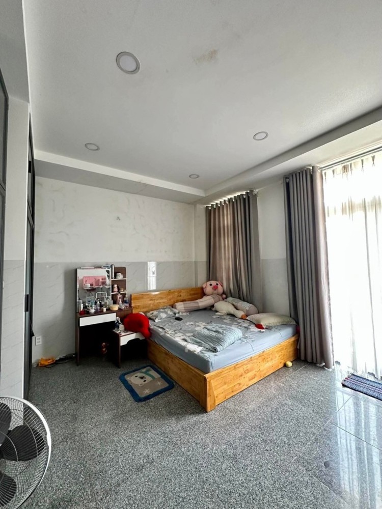 Bán Nhà 3 Tầng, 120M2, Đường Số 10, Linh Xuân, Thủ Đức, Tp Hcm, Sổ Hồng Riêng. Giá 7,38 Tỷ