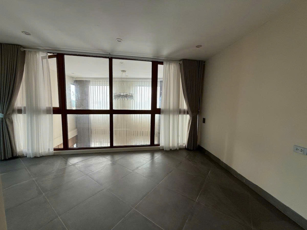 Bán Nhà Bát Khối 51M 7 Tầng Mt5.7m Phân Lô Ô Tô Tránh Nhỉnh 17 Tỷ