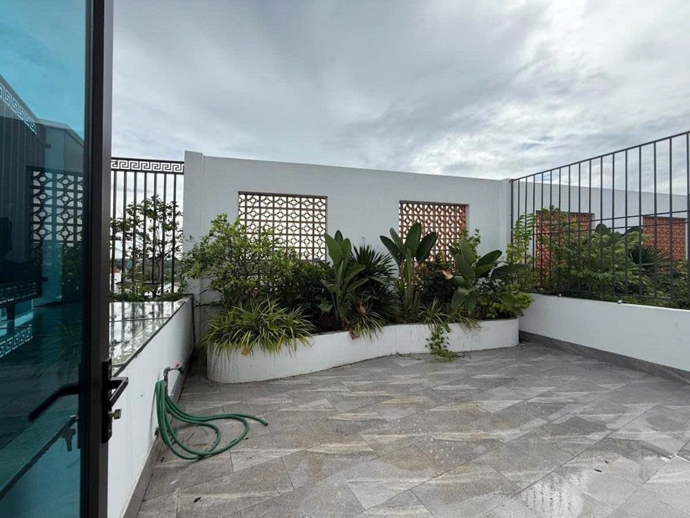 Bán Nhà Bát Khối 51M 7 Tầng Mt5.7m Phân Lô Ô Tô Tránh Nhỉnh 17 Tỷ