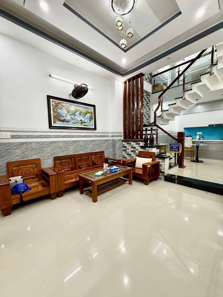 Nhà 3 Tầng Còn Mới – Kiệt Ô Tô 5M – Gần Đường Nguyễn Phước Nguyên