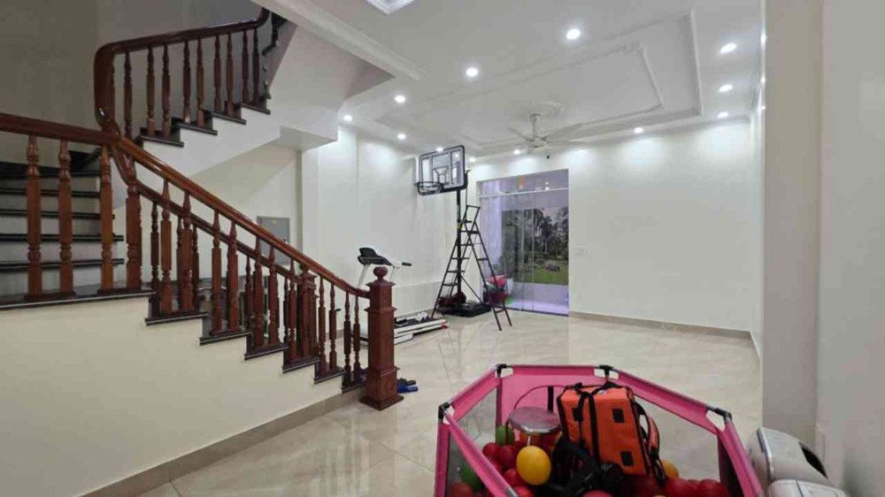 Bán Nhà 4 Tầng Thang Máy - Khu Đường Vòng Cầu Niệm