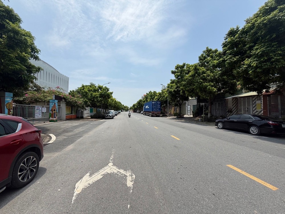 Bán Đất Phúc Lợi 92M2- Mt 5M- Mặt Đường 25M Kinh Doanh- Cạnh Vinhomes- 22.5 Tỷ