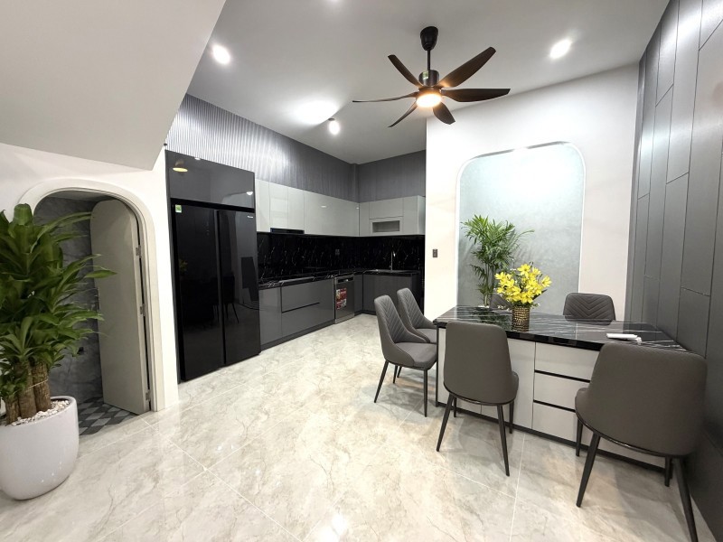 ► Gần Mt Tiểu La, Ô Tô Đậu Gần Nhà, 51M2, Ngang 4.5M, 3 Tầng Mới, 3Pn, 5.X Tỷ