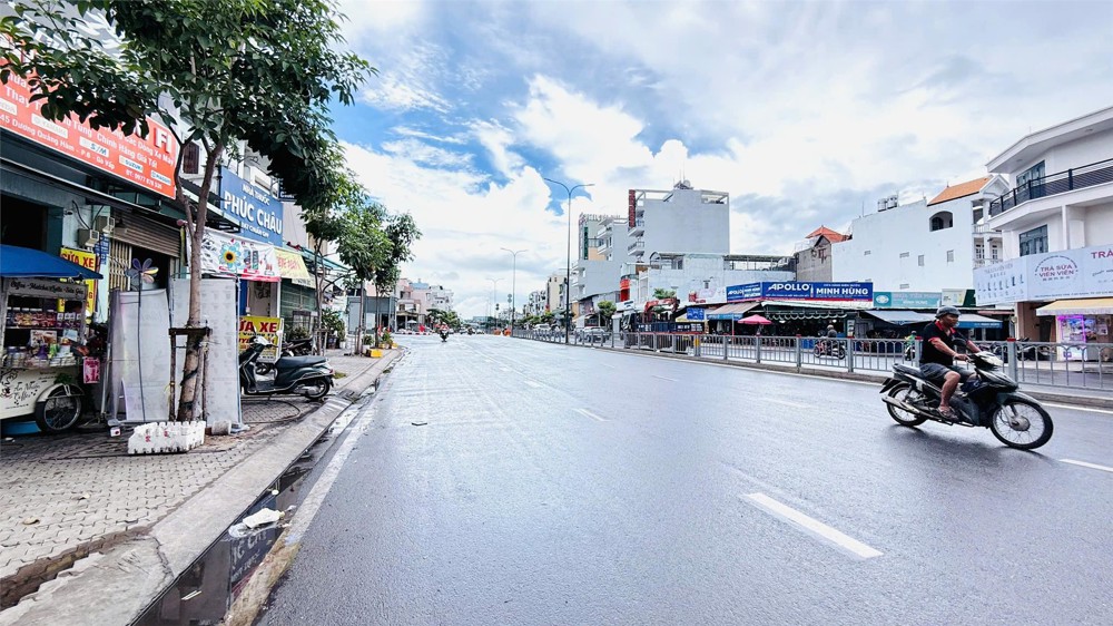 Bán Nhà Mặt Tiền Đường Quảng Hàm, – Dt 97M2, Sau Qh Còn 56M2, 4 Tầng , 6 Phòng Chỉ 14 Tỷ 