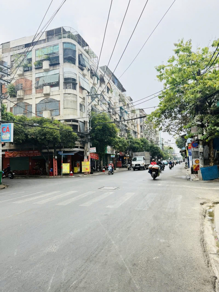 Bán Nhà 2 Mặt Tiền Đồng Đen - Bàu Cát, 10X4,1M, 2 Tầng, Sổ A4, Không Lộ Giới, Chỉ 11.3 Tỷ