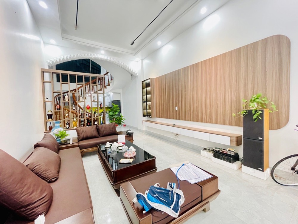 Siêu Phẩm Nhà Đẹp Tại Chùa Hàng - Không Gian Sống Đẳng Cấp - Giá Cực Hấp Dẫn