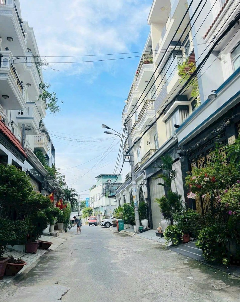 Nhà Hẻm Oto Huỳnh Tấn Phát, Khu Dân Trí Cao, 5.5X15m, 4 Tầng, 8.8 Tỷ