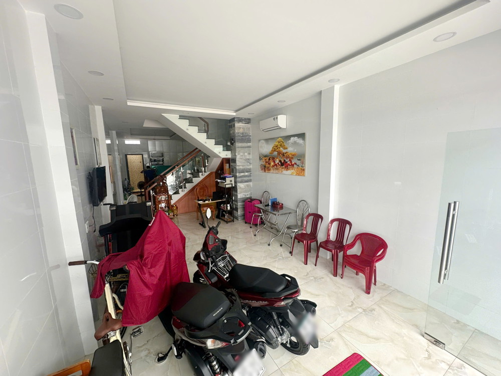 Nhà Bán Mặt Tiền Nội Bộ Đường Số 3 Khu Vip Bông Sao P5q8