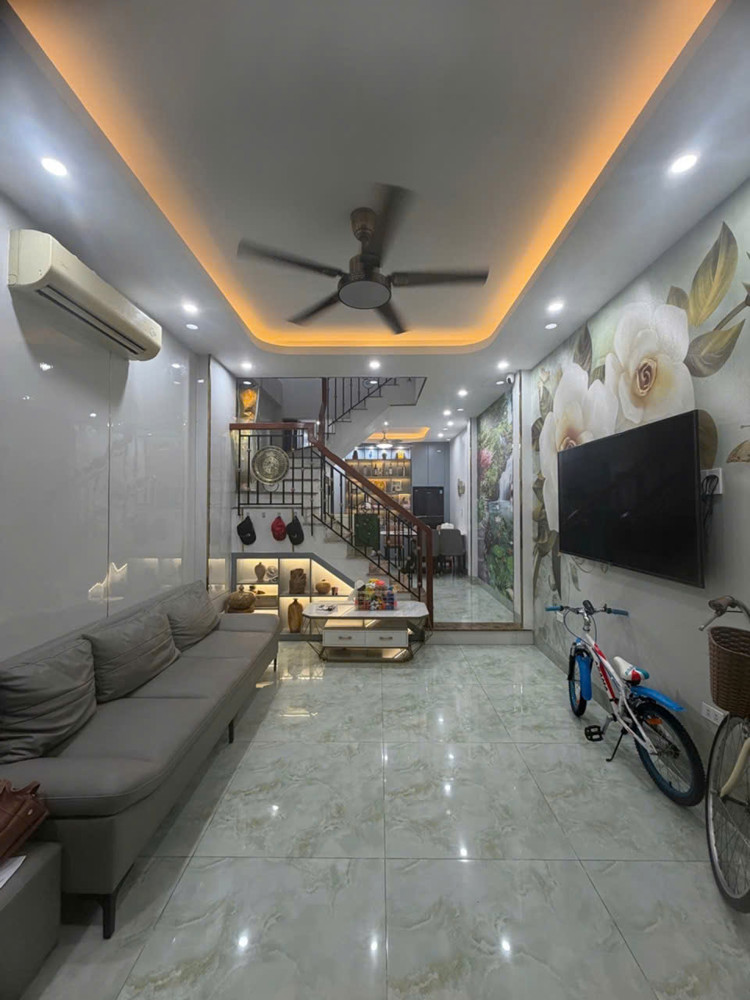 Nhà Phúc Lợi – 36M² X 4 Tầng – Ngõ Ô Tô Thông – Full Nội Thất – Giá Nhỉnh 7 Tỷ Cơ Hội Sở Hữu