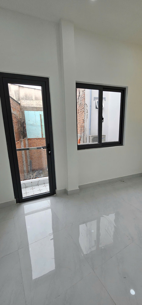 Bán Nhà Sát Mặt Tiền Q4 Ngang 3.8 Dài 5.5Đúc Bt Có 2 Tỷ